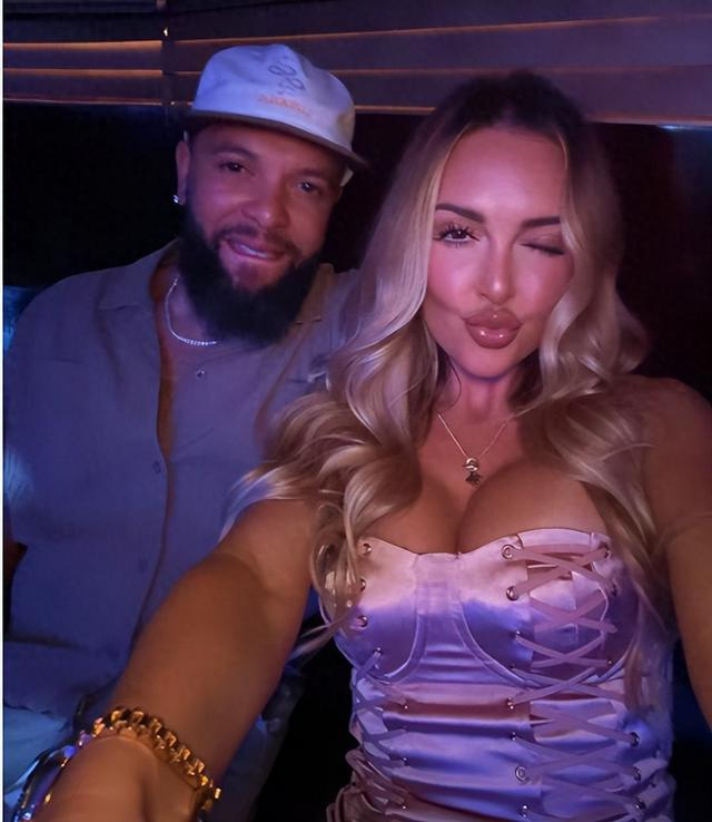 半岛·综合体育官网入口-德隆带娇妻度假,42岁从拳坛退役,不工作也不缺钱花,二婚娶超模|德隆·威廉姆斯|克里斯·保罗|控卫|NBA|nba_新浪体育_新浪新闻