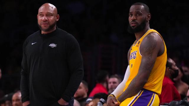 半岛·体育中国官方网-两场打完三分球85投19中，湖人将帅还要坚持投下去