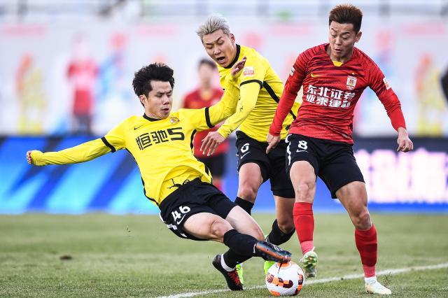 半岛·体育中国官方网-【中超】奥科雷伤退黄博文登场 亚泰0比0广州队